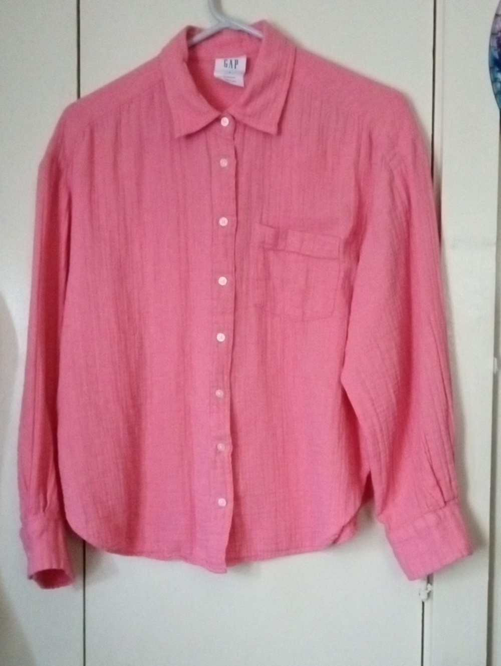 GAP Women's Pink Long-Sleeve Button-Down Shirt